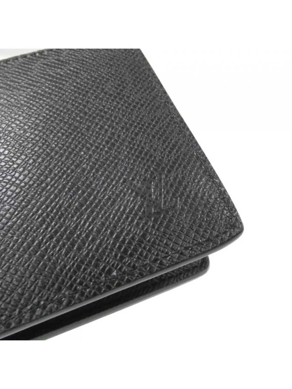 Louis Vuitton Taiga Portefeuille Multiple Billfold Wallet